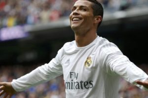 PSG başkanı Nasser El-Khelaifi, Ronaldo'dan transfer s&ouml;z&uuml; aldı