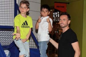 Bursasporlu Tomas Sivok, ailesiyle keyifli bir g&uuml;n ge&ccedil;irdi