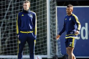 Fenerbah&ccedil;e'de ayrılacaklar Pereira ile sınırlı kalmayacak gibi g&ouml;r&uuml;n&uuml;yor
