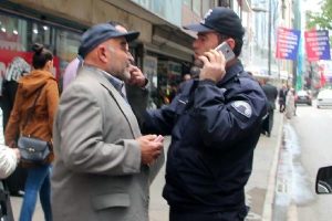 Emekli madenciyi dolandırılmaktan polis kurtardı