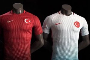 'Kırmızı Beyaz' mağazaların ilki a&ccedil;ıldı!
