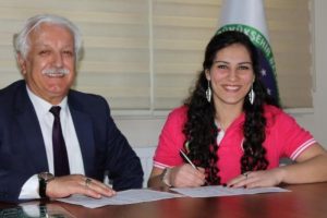 Bursa B&uuml;y&uuml;kşehir Kadınlar Voleybol takımında 6 imza
