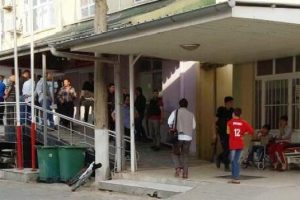 Silahlı saldırıya uğrayan polis ağır yaralandı