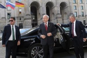 Kılı&ccedil;daroğlu Steinmeier ve Ayrault ile bir araya geldi