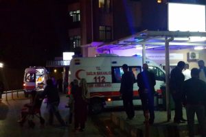 Komşular arasında bı&ccedil;aklı kavga: 3 yaralı