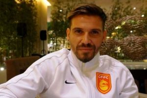 Ersan G&uuml;l&uuml;m: "T&uuml;rkiye'de futbol kolay değil"