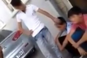 Bursa'da "ağabeyime neden k&uuml;frettin" deyip 2 &ccedil;ocuğu d&ouml;vd&uuml;!