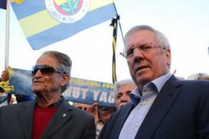 Fenerbah&ccedil;e'de Başakşehir ma&ccedil;ı sonrası ortam iyice gerildi