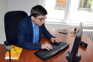 Bursa'da tedavi g&ouml;ren gen&ccedil; organ nakli beklerken roman yazdı