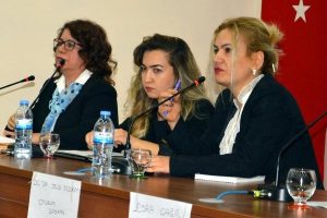 Kadına y&ouml;nelik şiddeti ele aldılar