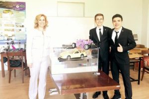 Y&uuml;zen otomobil projesi birincilik getirdi