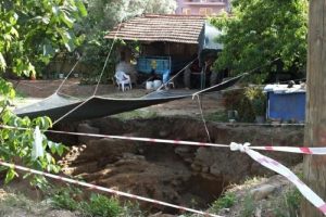 İnşaat temelinde bulunan mezar Bizans d&ouml;nemine ait &ccedil;ıktı