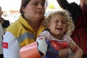 Asans&ouml;r boşluğuna kolu sıkışan k&uuml;&ccedil;&uuml;k kız ameliyat edildi