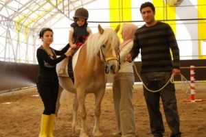 Bursa'da engelleri d&ouml;rt nala aşıyorlar!