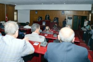 PKK'nın bombalı saldırısında &ouml;len Tun&ccedil;, belediye meclisinde anıldı