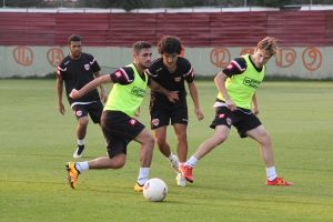 Adanaspor, PTT 1. Lig'de son sınavına &ccedil;ıkıyor