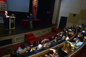 Belediyelerin k&uuml;t&uuml;phane ve arşiv hizmetleri Bursa Nil&uuml;fer'de ele alınıyor