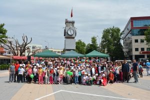 Bursa Kestel'de Geleneksel &Ccedil;ocuk Oyunları Şenliği