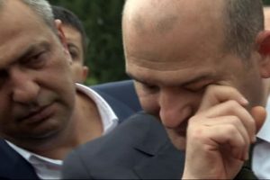 Bakan Soylu g&ouml;zyaşlarına hakim olamadı
