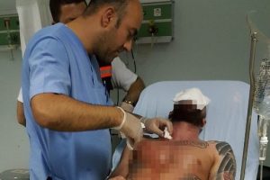 Ev sahibi emlak&ccedil;ıyı fal&ccedil;ata ile hastanelik etti