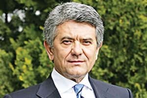 Ulusoy, OYAK'a 30 bin &ccedil;alışanının &ouml;n&uuml;nde veda etti
