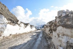 Bitlis'te kar kalınlığı 5 metreyi buluyor