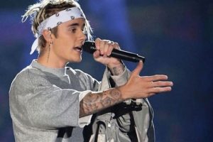 Justin Bieber'ın aldığı karar hayranlarını &uuml;zd&uuml;