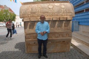 Tarihi eseri ka&ccedil;ırıyor sandılar