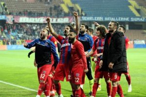 Karab&uuml;kspor, S&uuml;per Lig i&ccedil;in sahaya &ccedil;ıkacak