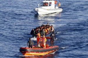 Yunanistan'a ulaşan ka&ccedil;ak g&ouml;&ccedil;men sayısında b&uuml;y&uuml;k d&uuml;ş&uuml;ş