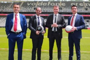 Vodafone Arena, d&uuml;nyaya &ouml;rnek oluyor