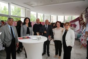 Bursa'da kadınlar el emeği &uuml;r&uuml;nlerini sergiledi