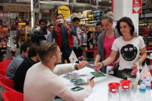 Bursasporlu Deniz Yılmaz ve Hosogai taraftarlarla buluştu