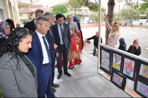 Bursa İznik'te minik &ouml;ğrencilerin sergi heyecanı