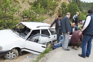 Aynı yerde 5 dakika i&ccedil;inde 2 kaza!