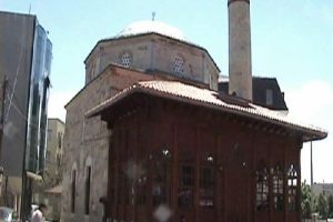 Kosova Priştine'de TİKA'nın restore ettiği Osmanlı camisi ibadete a&ccedil;ıldı