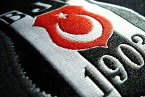 Beşiktaş'ın gelecek sezon 'bordo' renkli bir forma &uuml;retmeyi planladığı &ouml;ğrenildi