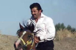 &Ccedil;arpışan atının altında kalan cirit&ccedil;i hayatını kaybetti