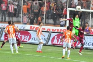 Adanaspor evinde Elazığa'a boyun eğdi