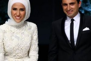 S&uuml;meyye Erdoğan'ın gelin buketini o aldı