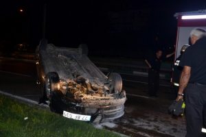 Bursa'da taklalar atan ara&ccedil;tan burnu bile kanamadan &ccedil;ıktılar!