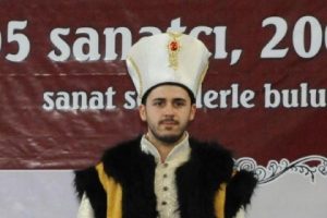 Şarkıcı Emrah'ın oğlu Bursa'da podyuma &ccedil;ıktı
