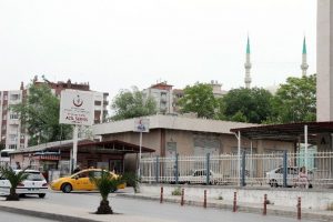Yakıldığı ileri s&uuml;r&uuml;len kadın, izmir'de tedavi altında