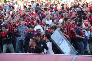 3.ligde ma&ccedil; bitti saha karıştı