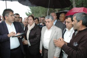 Bodrum'da halk ağa&ccedil;lara sarıldı