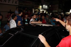 Beşiktaş taraftarına saldırdılar