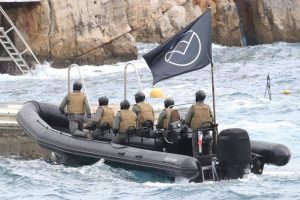 Cannes Film Festivali'nde ter&ouml;r paniği! H&uuml;cum botla &ccedil;ıkarma yaptılar...