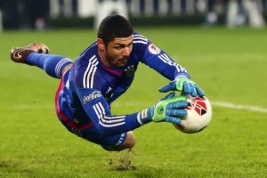 Fenerbah&ccedil;e'nin kalesini ligde 13 yıl sonra yabancı kaleci korudu