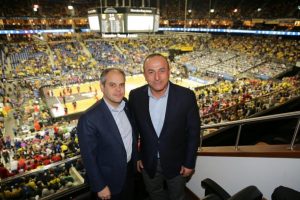 Bakan Kılı&ccedil;, Fenerbah&ccedil;e'yi kutladı