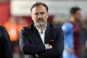 Mandıralı'nın &ccedil;anta fırlattığı taraftar konuştu...